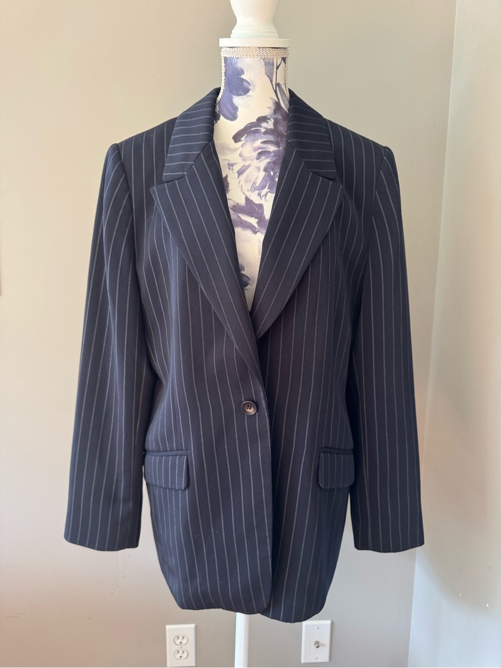 Vintage Amanda Smith Petite Navy and White Pinstripe Blazer